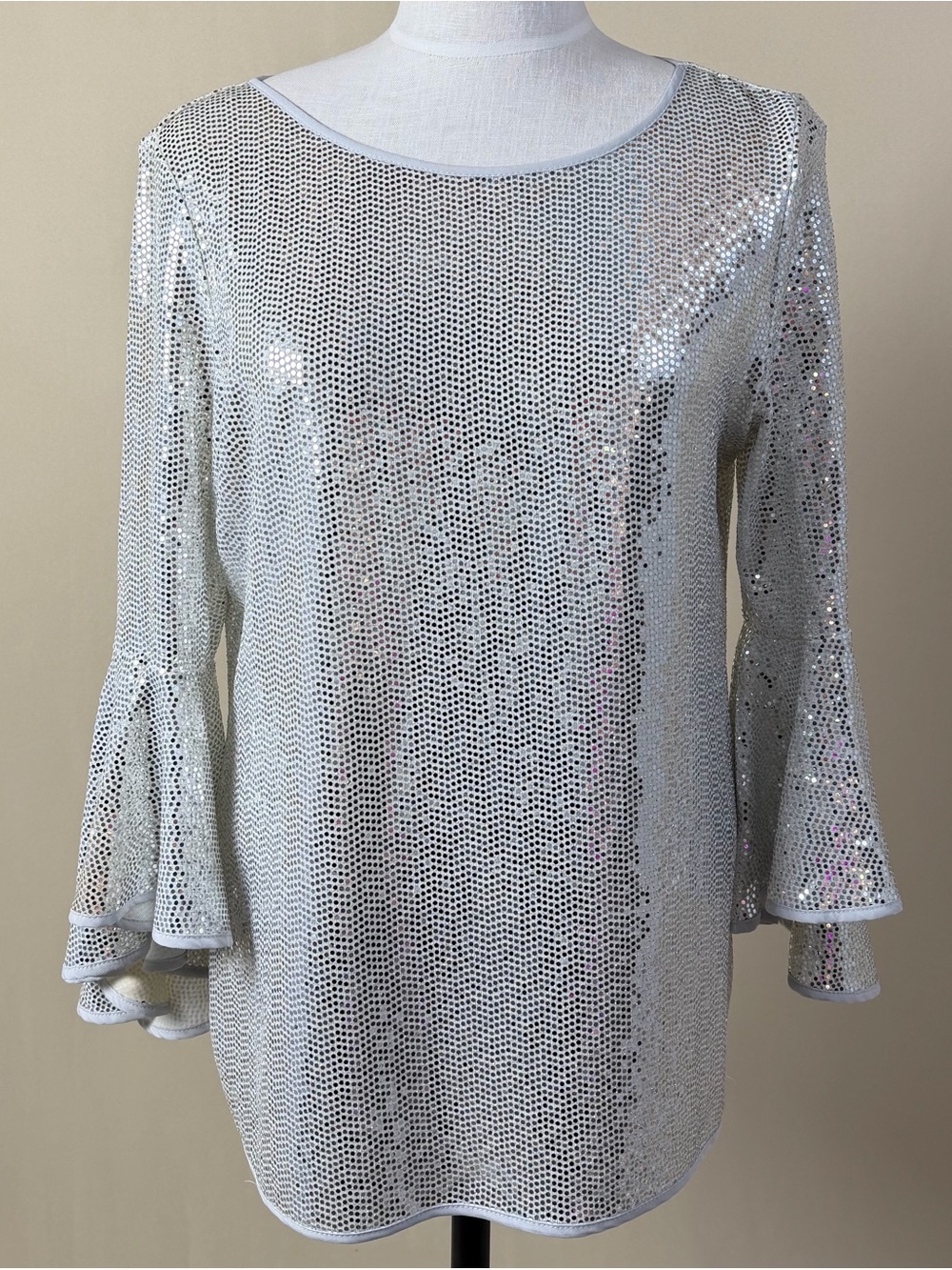Vince Camuto Silver Sequin Bell-Sleeve Top
